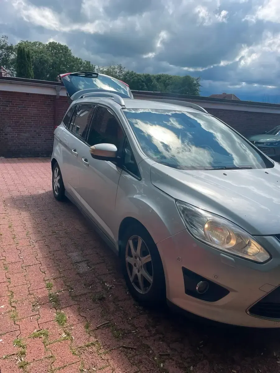 Gebraucht Ford Grand C-Max 116 PS (85 kW) 2011 Silber Van / Kleinbus