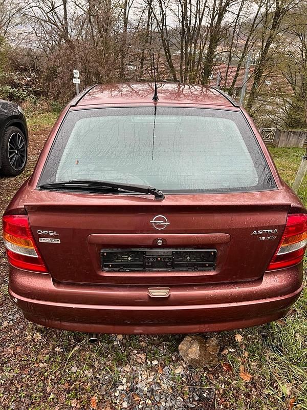 Gebraucht Opel Astra 101 PS (74 kW) 2001 Rot Kleinwagen