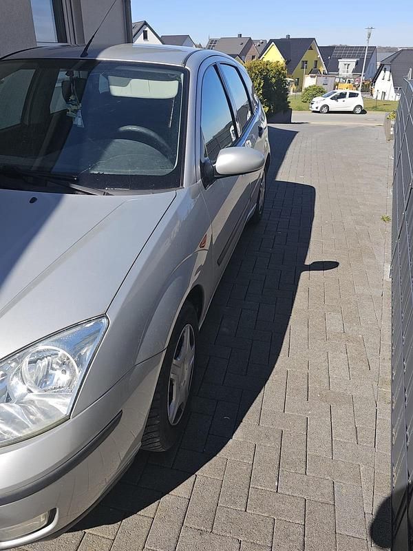 Usata Ford Focus 116 CV (85 kW) 2003 Argento Utilitaria