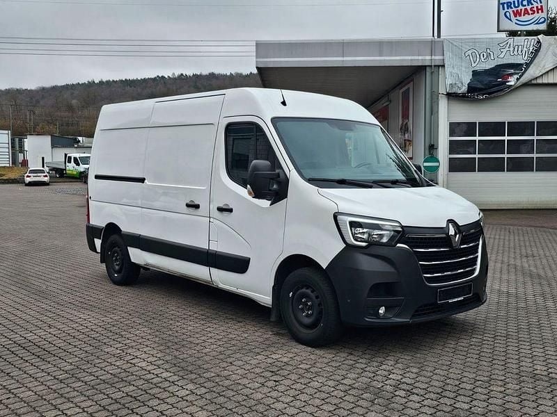Gebraucht Renault Master Komfort 179 PS (131 kW) 2022 Weiß Van / Kleinbus