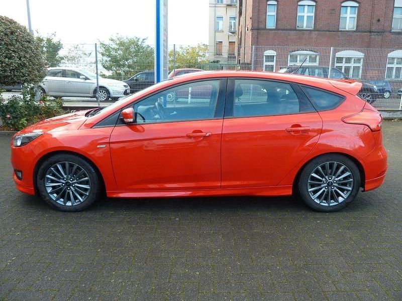 Gebraucht Ford Focus ST-Line 150 PS (110 kW) 2018 Rot Limousine