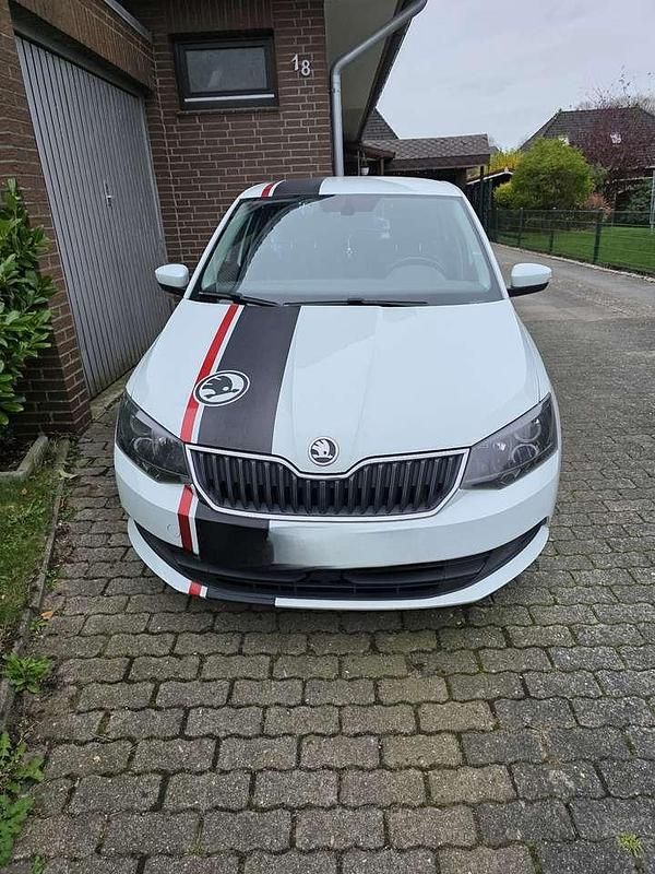 Weiß Gebraucht 2015 Skoda Fabia Ambition Kombi | 5.900 € (Guter Preis) - Bild 1/4
