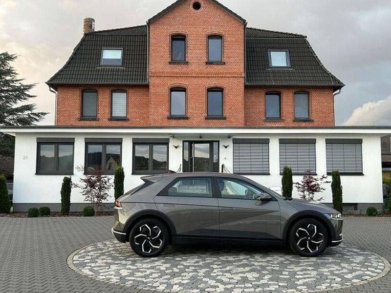 Grau Gebraucht 2022 Hyundai Ioniq 5 SUV | 20.950 € (Superpreis) - Bild 1/4