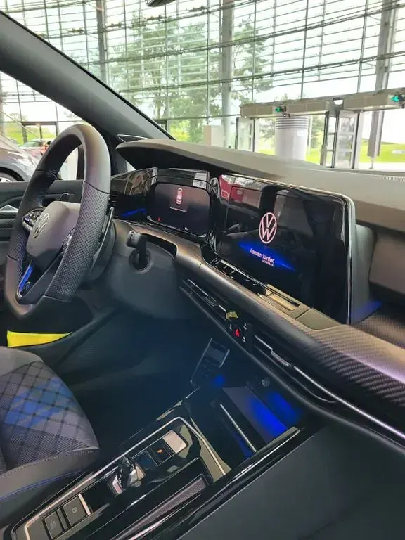 Gebraucht VW Golf VIII R 333 PS (244 kW) 2023 Blau Limousine