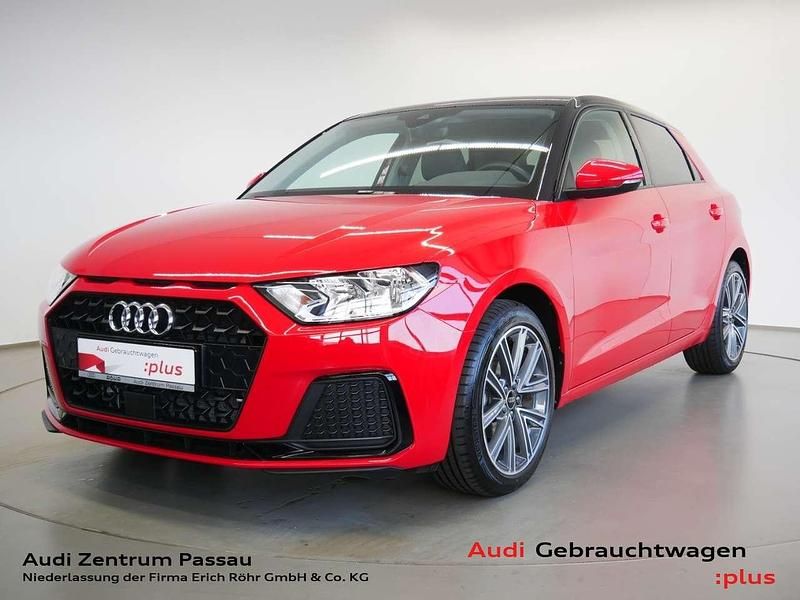 Progressivrot metallic/mythosschwarz metallic Gebraucht 2024 Audi A1 Sportback Advanced Kleinwagen | 24.390 € (Fairer Preis) - Bild 1/4