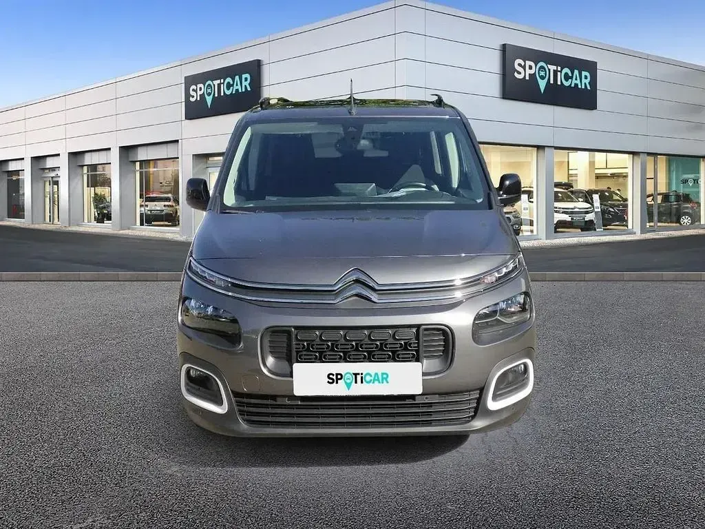 Gebraucht Citroën Berlingo Shine 131 PS (96 kW) 2023 Lackierung platiniumgrau/typ Van / Kleinbus