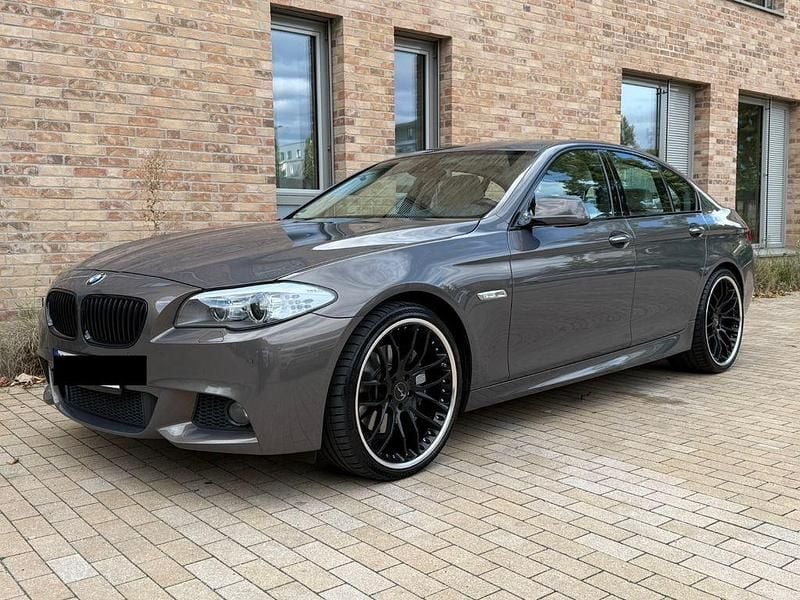 Andere farben Gebraucht 2012 BMW 535 Shadowline Limousine | 21.900 € - Bild 1/4