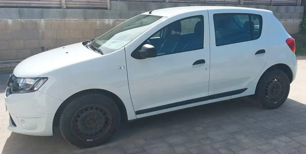 Gebraucht Dacia Sandero Ambiance 75 PS (55 kW) 2014 Weiß Limousine