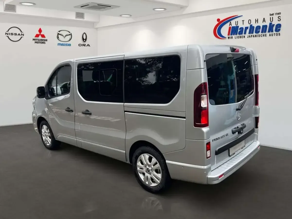Gebraucht Nissan Primastar Tekna 150 PS (110 kW) 2025 Silber metallic Van / Kleinbus