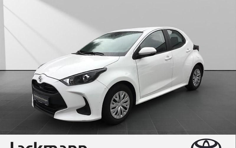 Gebraucht Toyota Yaris Comfort 72 PS (52 kW) 2023 Weiss Kleinwagen
