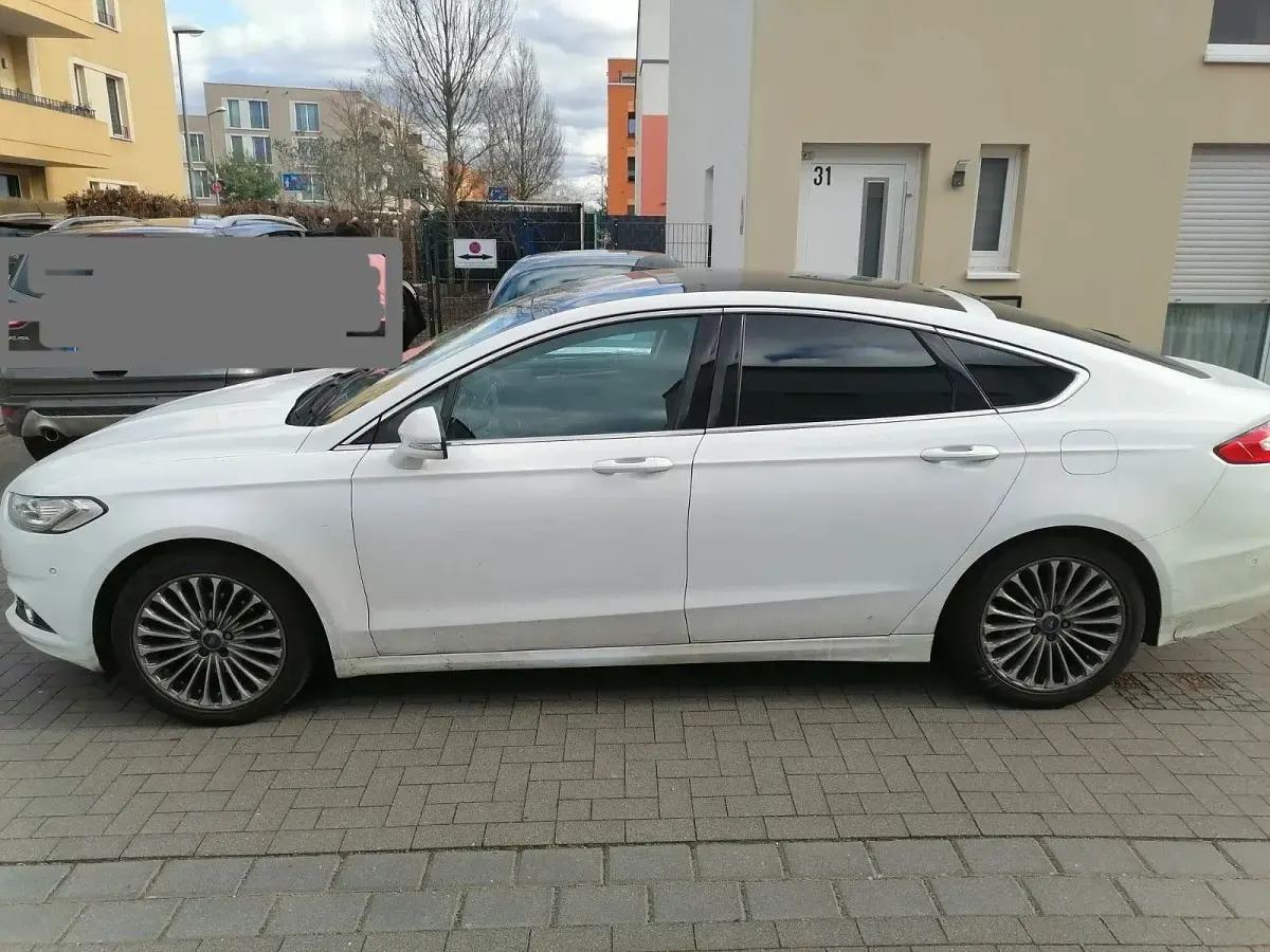 Gebraucht Ford Mondeo Titanium 160 PS (117 kW) 2015 Weiß Limousine