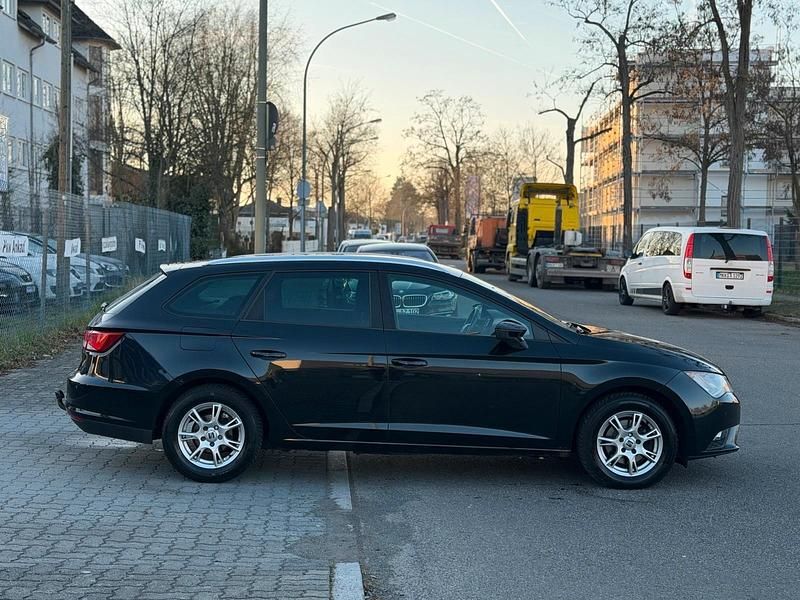 Usado Seat Leon ST Style 125 HP (91 kW) 2014 Preto Carrinha