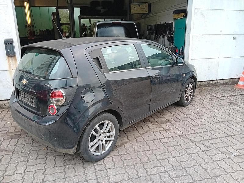 Schwarz Gebraucht 2012 Chevrolet Aveo Kleinwagen | 1.300 € - Bild 1/4