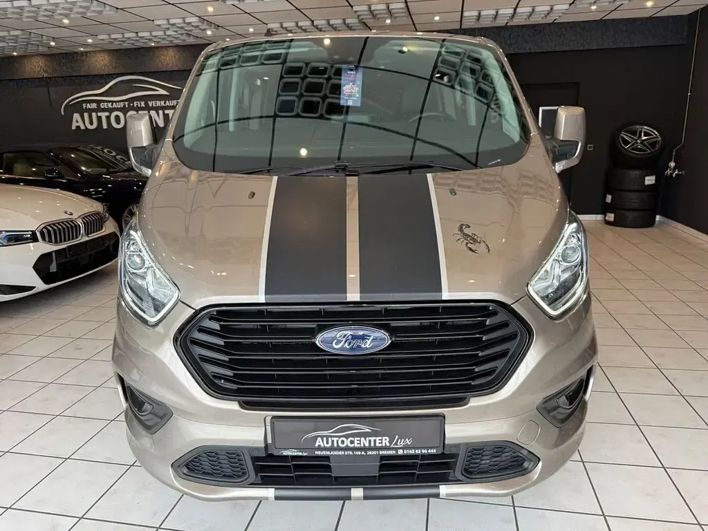 Gebraucht Ford Tourneo 185 PS (136 kW) 2022 Gold Van / Kleinbus
