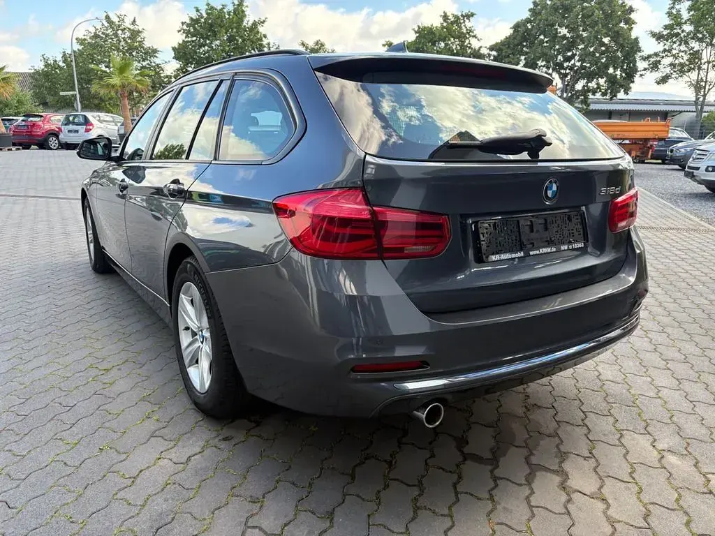 Gebraucht BMW 318 Advantage 150 PS (110 kW) 2015 Grau Kombi