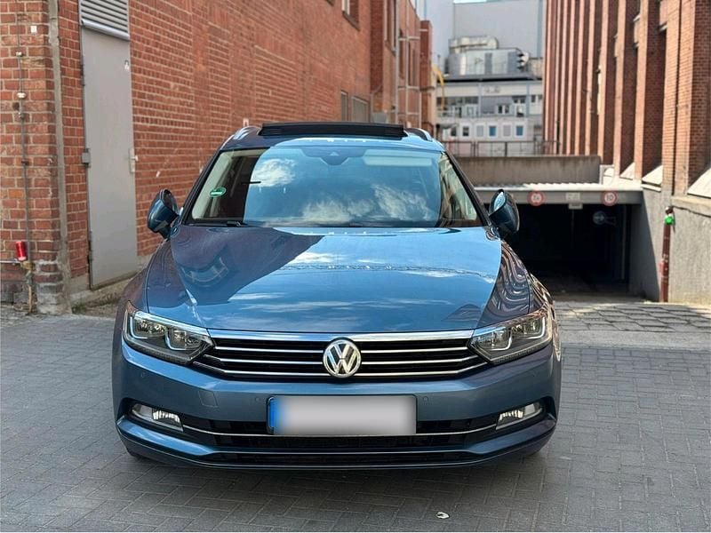 Gebraucht VW Passat 150 PS (110 kW) 2015 Blau Kombi