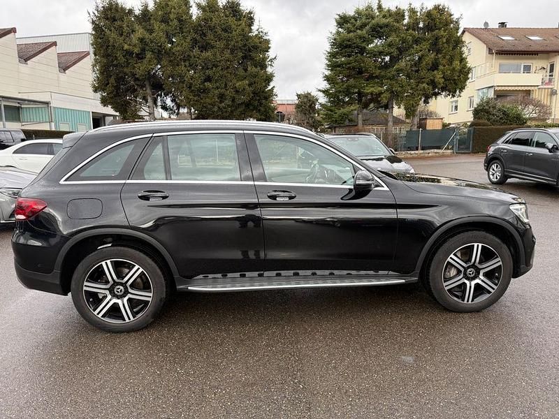 Gebraucht Mercedes GLC300e AMG line 194 PS (142 kW) 2021 Obsidianschwarz  metalliclack SUV