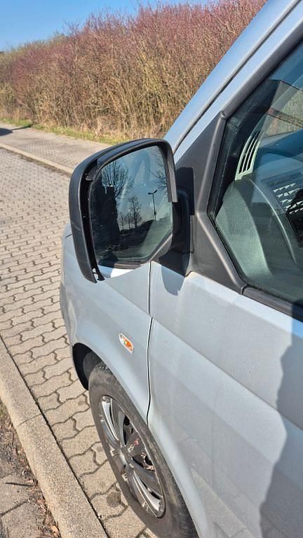 Gebraucht VW T5 131 PS (96 kW) 2009 Silber Van
