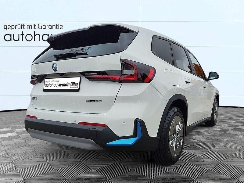 Gebraucht BMW iX1 Performance 200 kW (272 PS) 2023 Weiß SUV