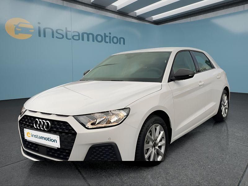 Weiß Gebraucht 2022 Audi A1 Sportback Kleinwagen | 17.149 € (Guter Preis) - Bild 1/4