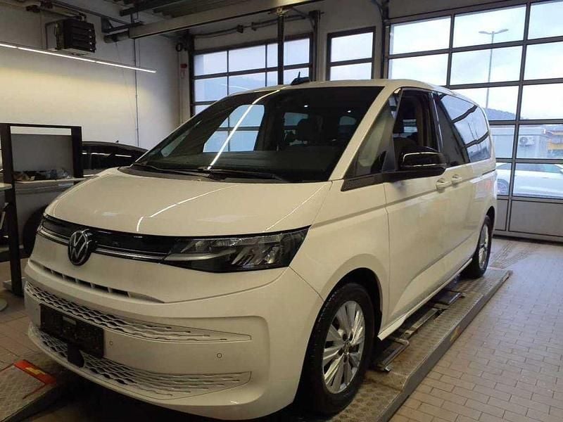 Gebraucht VW Multivan Life 150 PS (110 kW) 2023 Weiß Van