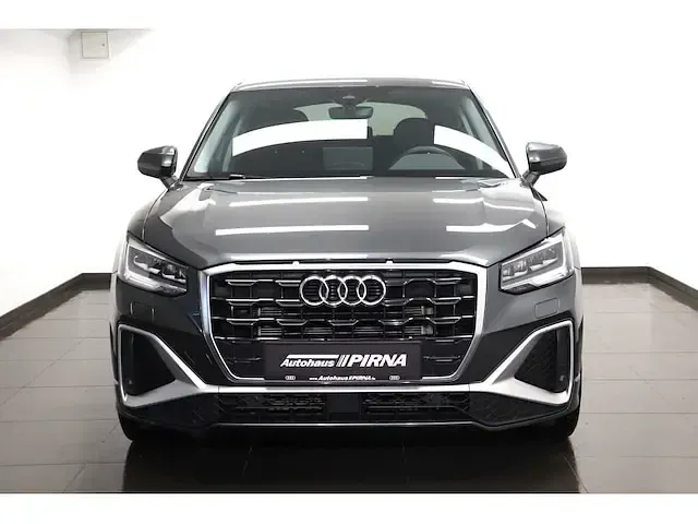 Używany Audi Q2 S-Line 150 KM (110 kW) 2025 Szary SUV
