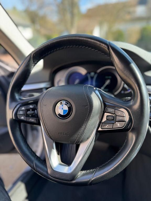 Gebraucht BMW 530 265 PS (194 kW) 2019 Silber Kombi