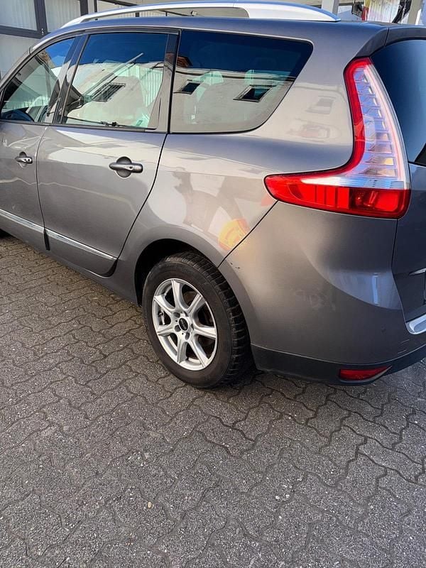 Gebraucht Renault Scénic III 132 PS (97 kW) 2015 Grau Van / Kleinbus