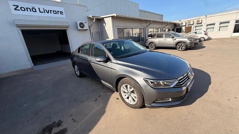 Gebraucht VW Passat Trendline 150 PS (110 kW) 2018 Grau Limousine