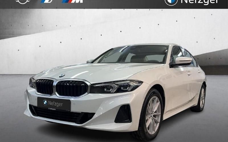 Weiß Gebraucht 2025 BMW 320 Comfort Edition Limousine | 38.900 € (Superpreis) - Bild 1/4