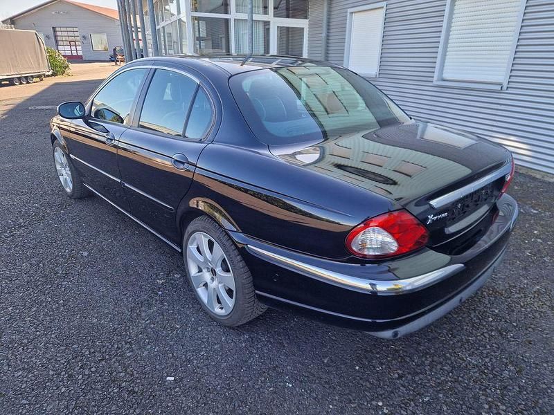 Gebraucht Jaguar X-type Executive 145 PS (106 kW) 2006 Schwarz Limousine