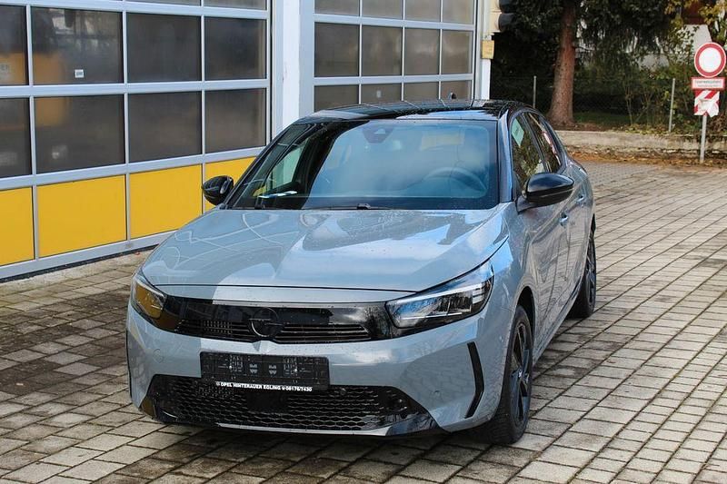 Grau Gebraucht 2024 Opel Corsa Limousine | 21.800 € (Etwas zu teuer) - Bild 1/4