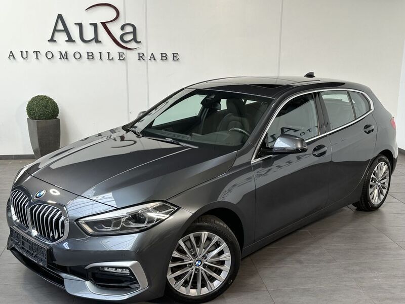 Mineralgrau Gebraucht 2021 BMW 120 Luxury Line Kleinwagen | 25.989 € (Fairer Preis) - Bild 1/4