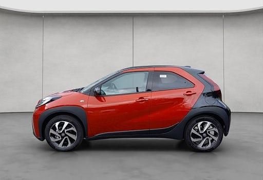 Neu Toyota Aygo X Comfort 72 PS (52 kW) 2025 Rot SUV