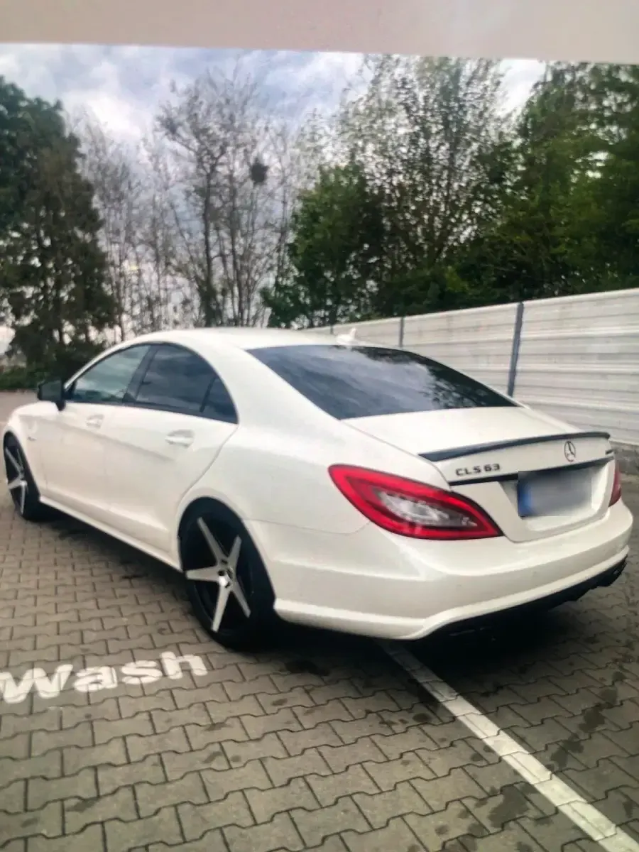 Gebraucht Mercedes CLS63 AMG AMG 408 PS (300 kW) 2011 Weiß Limousine