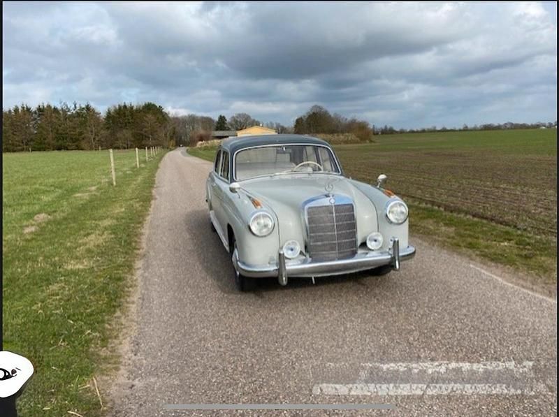 Grau Gebraucht 1958 Mercedes 220 Limousine | 35.900 € - Bild 1/4