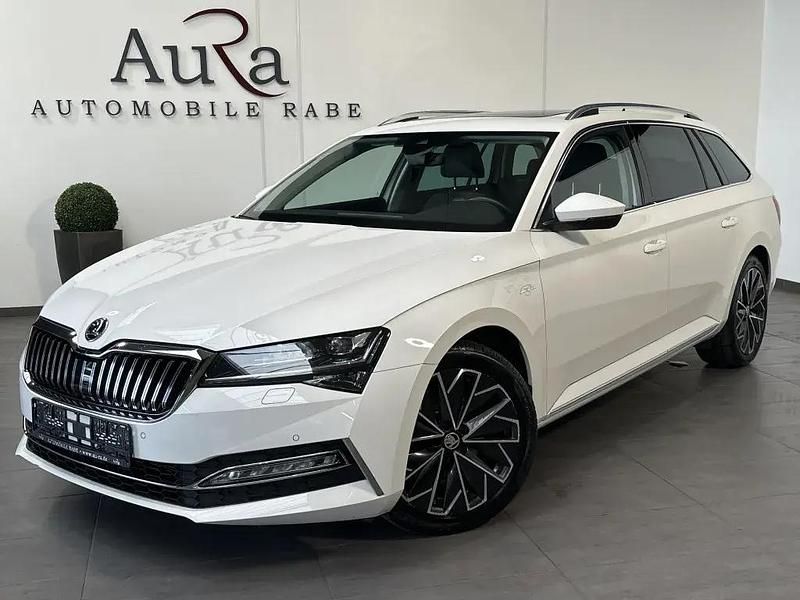 Candyweiss Gebraucht 2020 Skoda Superb LAURIN & KLEMENT Kombi | 29.749 € (Fairer Preis) - Bild 1/4