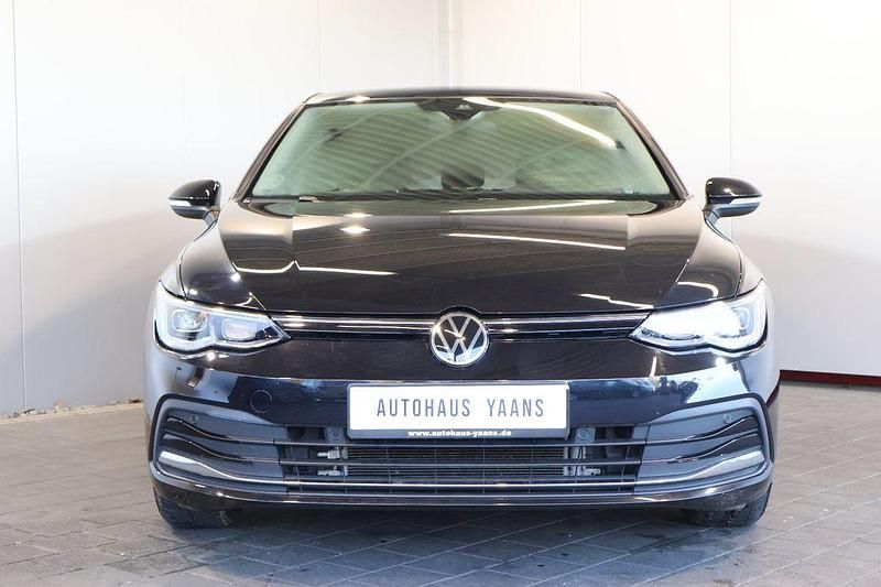 Gebraucht VW Golf VIII Active 150 PS (110 kW) 2022 Schwarz Limousine