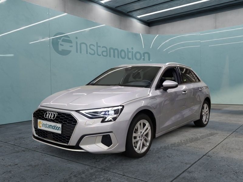 Silber Gebraucht 2024 Audi A3 Sportback e-tron Advanced Limousine | 35.140 € (Teuer) - Bild 1/4