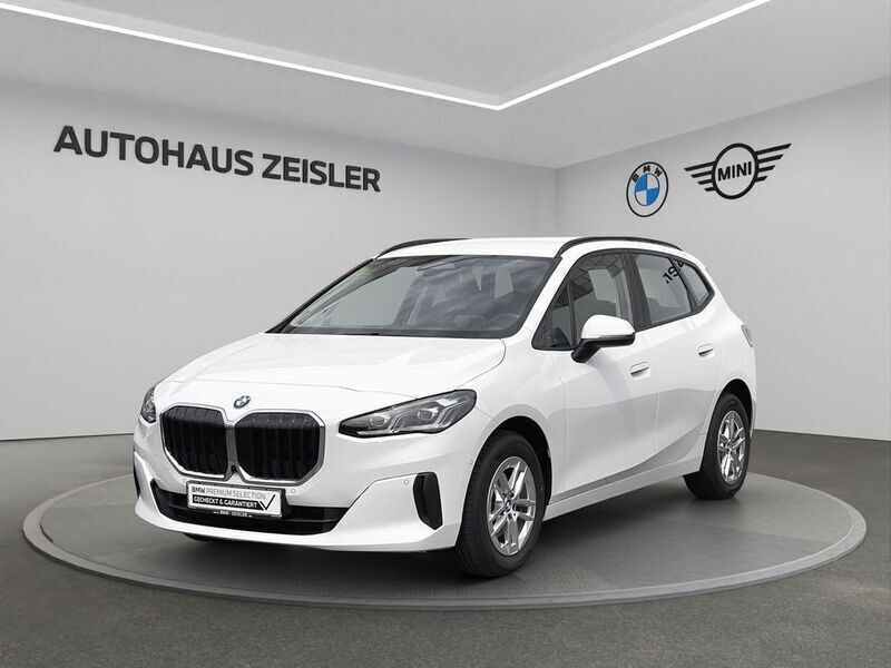 Alpinweiß uni Gebraucht 2023 BMW 218 Active Tourer Van / Kleinbus | 29.430 € (Fairer Preis) - Bild 1/4