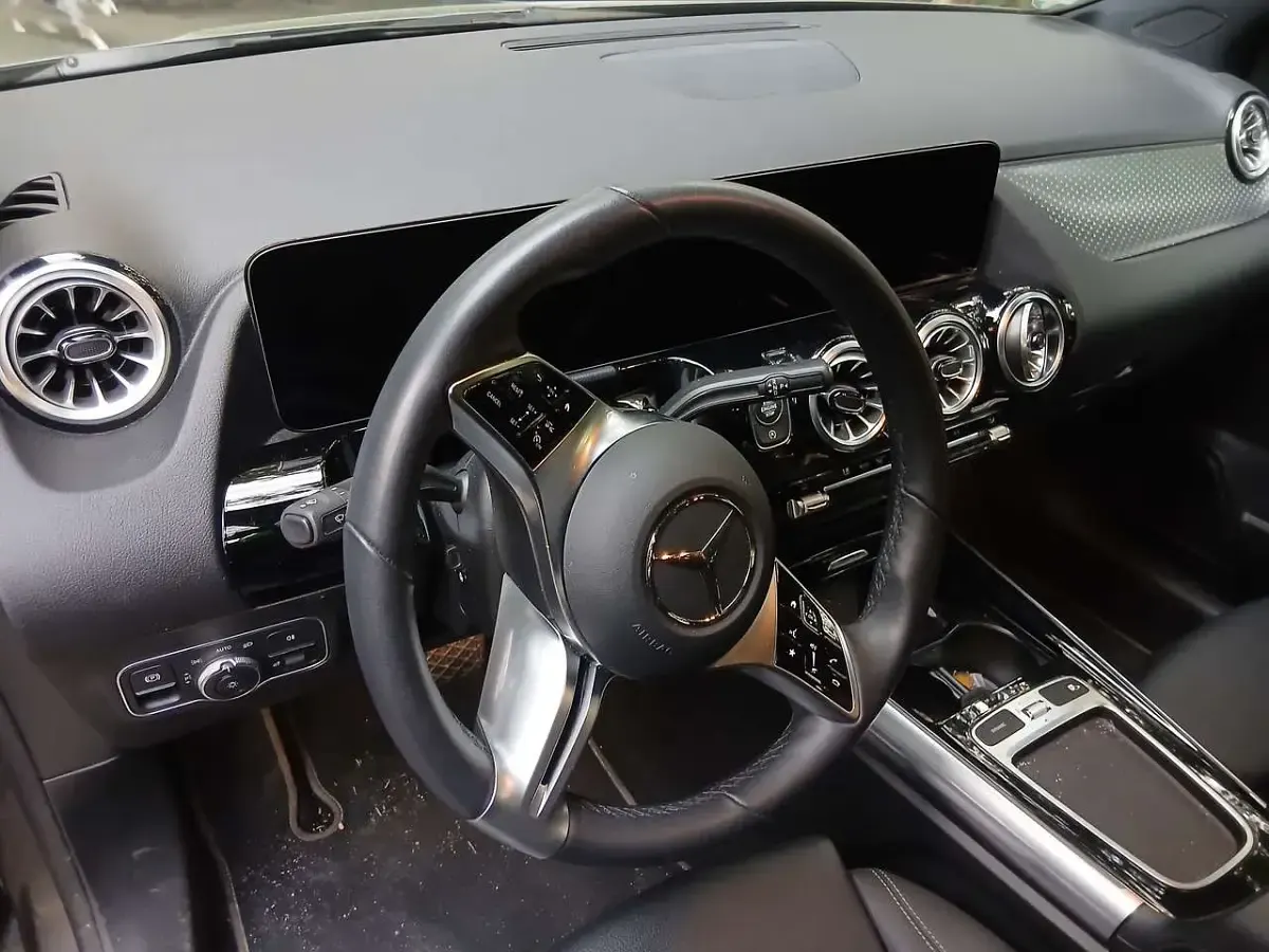 Gebraucht Mercedes B200 163 PS (119 kW) 2024 Kleinwagen