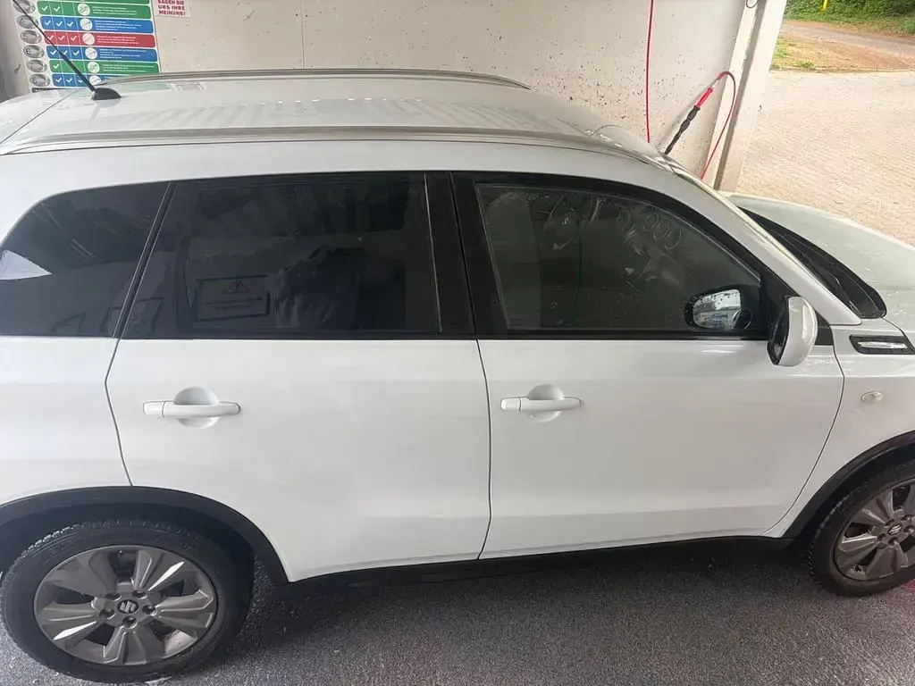 Gebraucht Suzuki Vitara Comfort 129 PS (94 kW) 2019 Weiß SUV