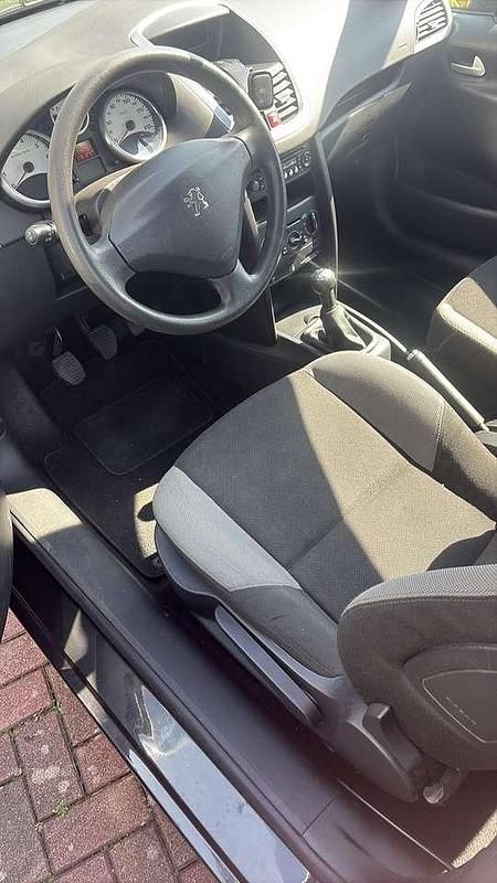 Gebraucht Peugeot 207 Tendance 88 PS (64 kW) 2006 Schwarz Kleinwagen