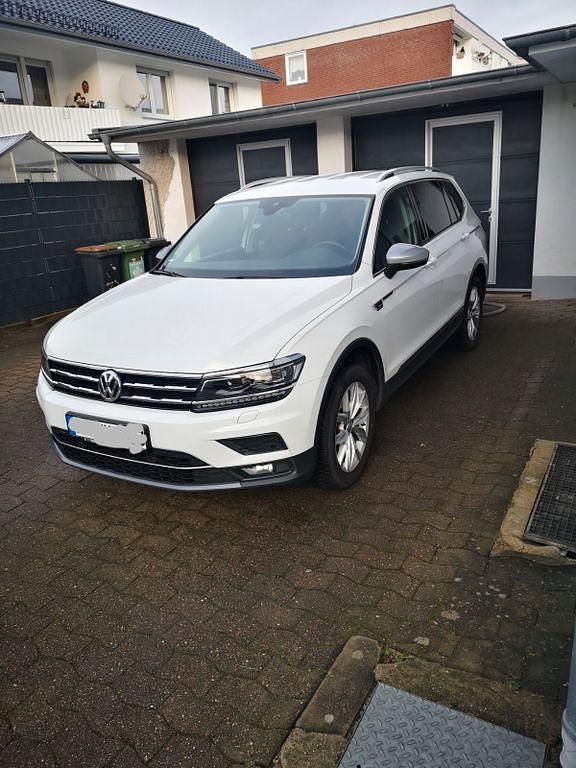 Weiß Gebraucht 2020 VW Tiguan Allspace SUV | 25.600 € (Teuer) - Bild 1/4