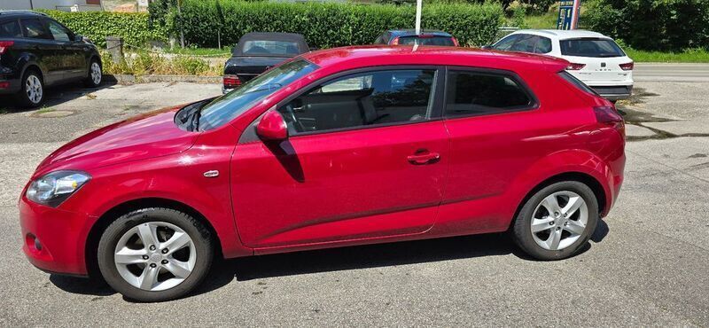 Rot Gebraucht 2010 Kia ProCeed Kleinwagen | 2.999 € (Guter Preis) - Bild 1/4