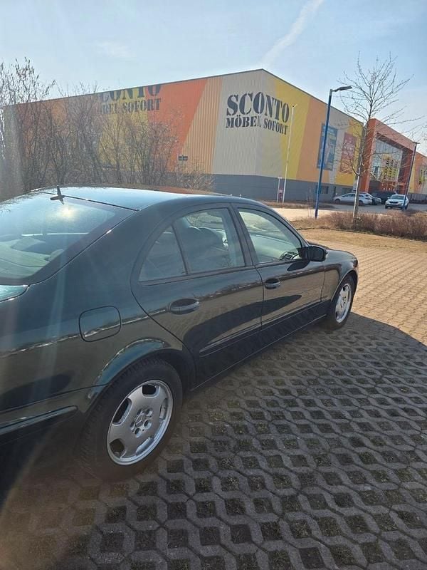 Gebraucht Mercedes E220 150 PS (110 kW) 2005 Grün Limousine