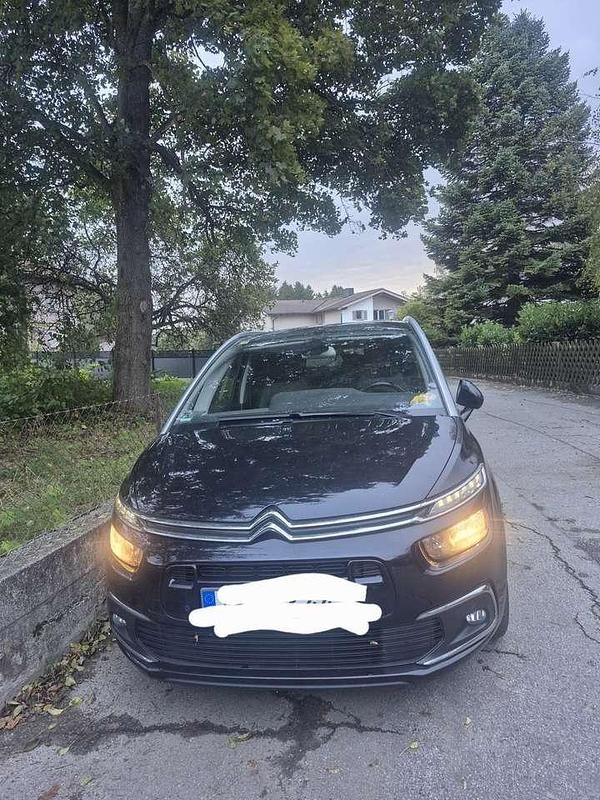 Schwarz Gebraucht 2018 Citroën C4 SpaceTourer PureTech Van / Kleinbus | 13.500 € (Etwas zu teuer) - Bild 1/4