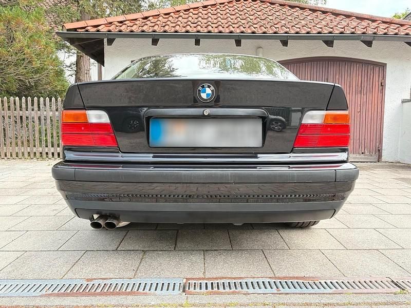 Gebraucht BMW 325 192 PS (141 kW) 1994 Schwarz Limousine