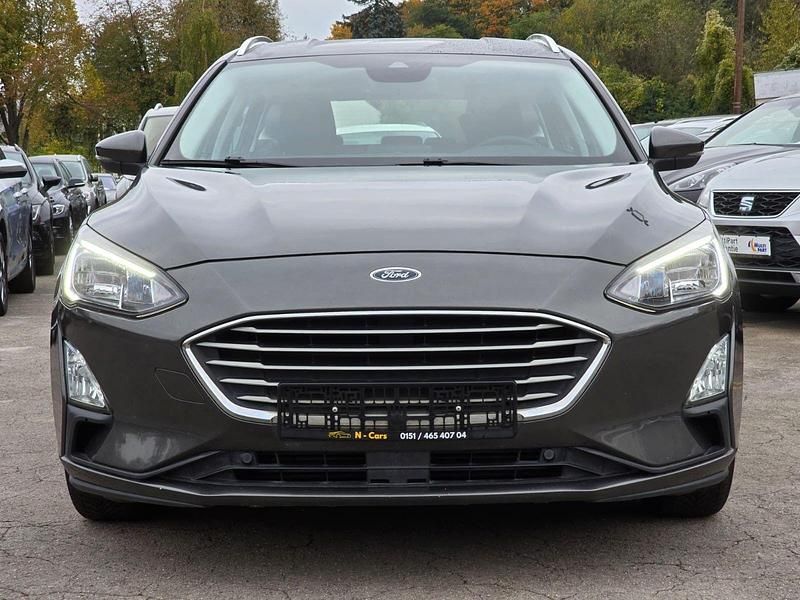 Grau Gebraucht 2021 Ford Focus Cool & Connect Kombi | 9.990 € (Fairer Preis) - Bild 1/4