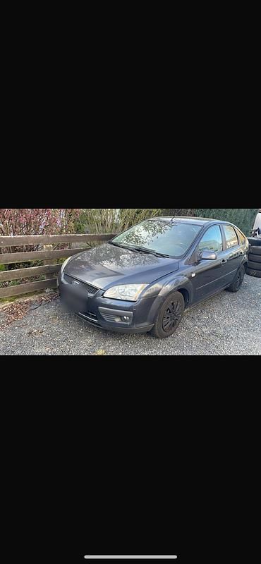 Gebraucht Ford Focus 115 PS (84 kW) 2008 Grau Limousine